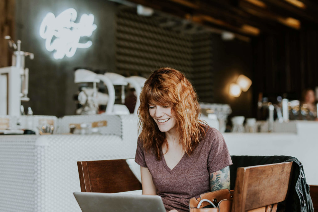 woman-online-shopping